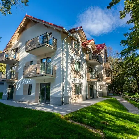 Апартаменты Apartamenty Bluesky - Centrum Karpacza, Blisko Pkp I Sklepow, Balkon, Automatyczny Check-In, Spokojna Zielona Okolica Карпач