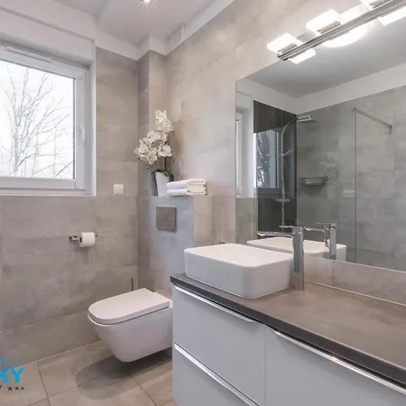 Апартаменты Bluesky - Nad Lomnica 2b - Blisko Dworca Pkp, Centrum Karpacza I Sklepow, W Zielonej Okolicy Карпач