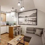 Apartment Bluesky - Centrum Karpacza, Blisko Pkp I Sklepow, Balkon, Automatyczny Check-in, Spokojna Zielona Okolica Karpacz