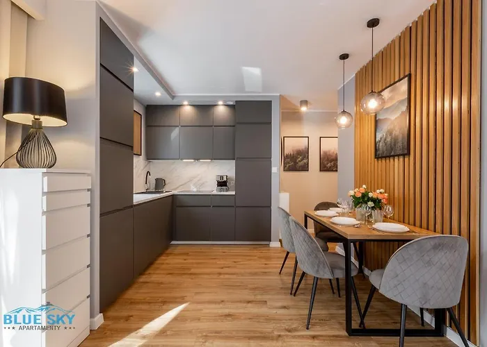 Apartment Bluesky: Tranquil Center Retreat *