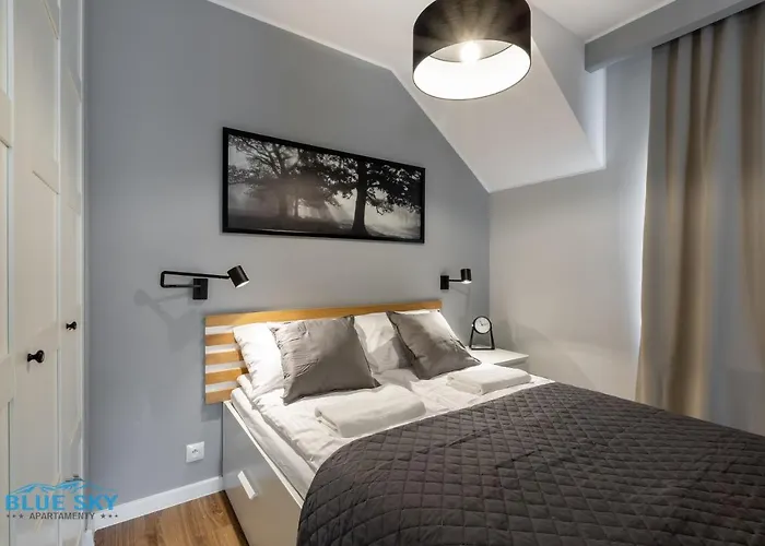 Bluesky: Tranquil Center Retreat Apartment