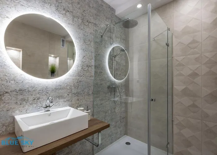 Apartment Bluesky: Tranquil Center Retreat *