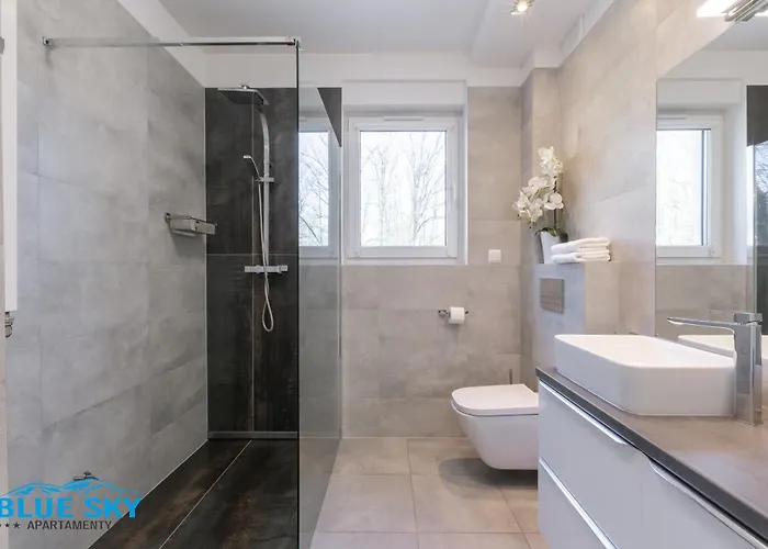 Apartment Bluesky: Tranquil Center Retreat